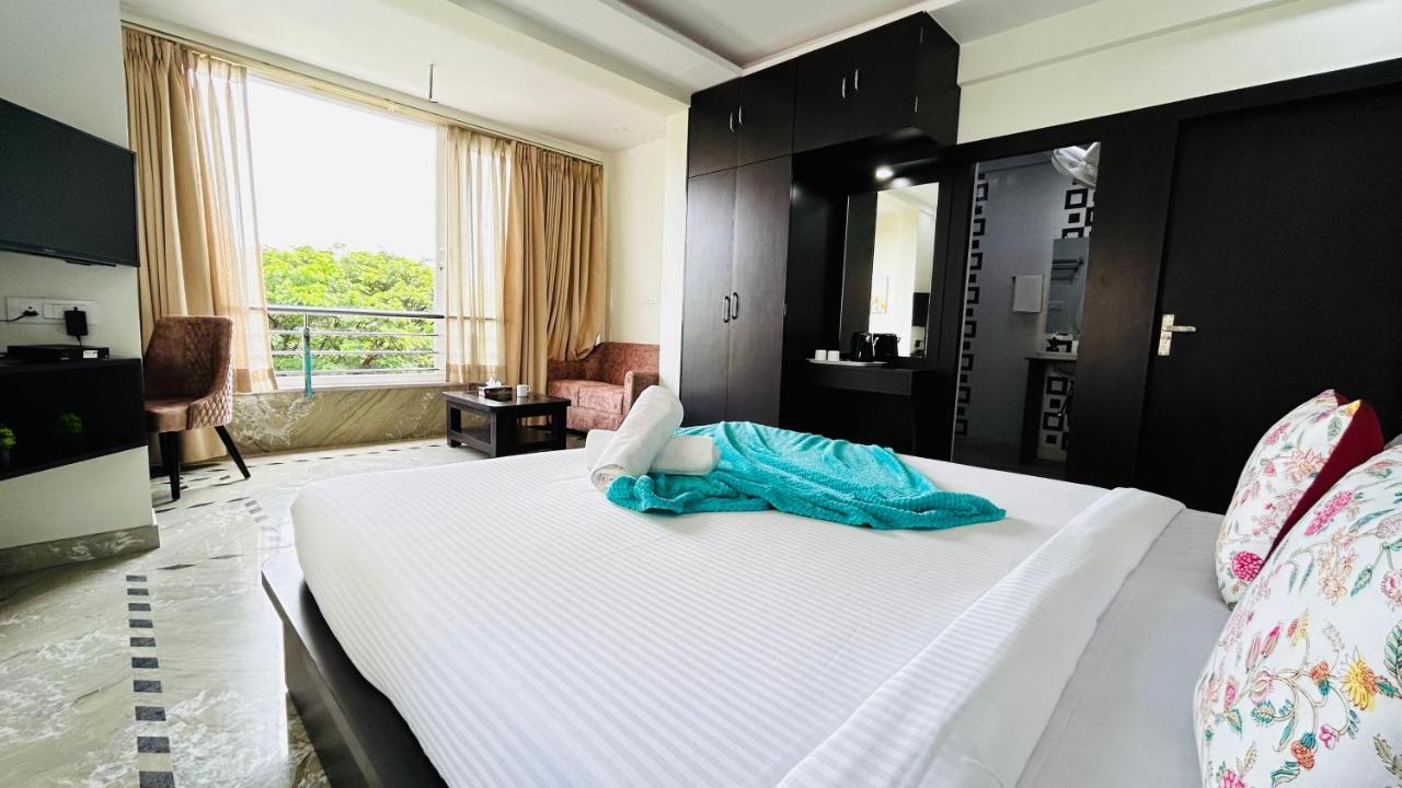 Bluo Lake View Newtown - Boutique Hotel Kolkata Bagian luar foto