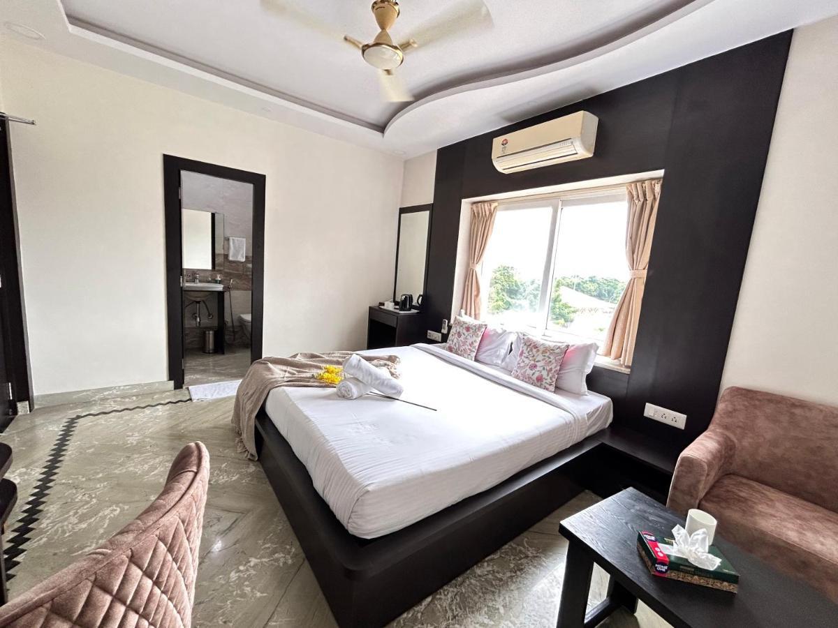 Bluo Lake View Newtown - Boutique Hotel Kolkata Bagian luar foto