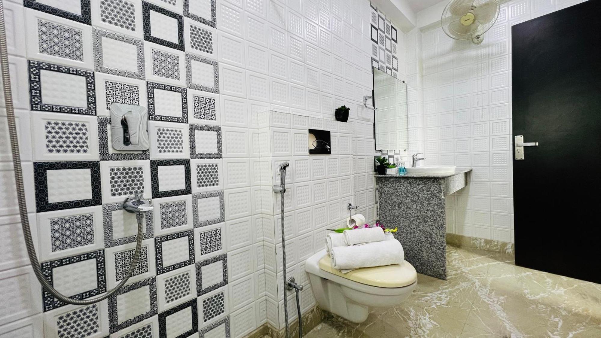 Bluo Lake View Newtown - Boutique Hotel Kolkata Bagian luar foto
